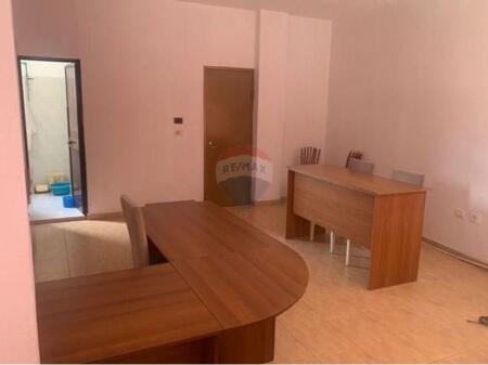 Zyre me Qira ne Qender te Tiranes