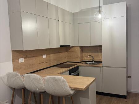 Apartament 1+1 me parkim per qera ne Fresk!