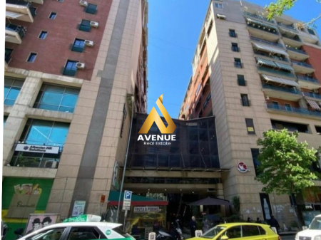 SHITET POST PARKIMI NË QENDËR – TEK GALERIA, TIRANË