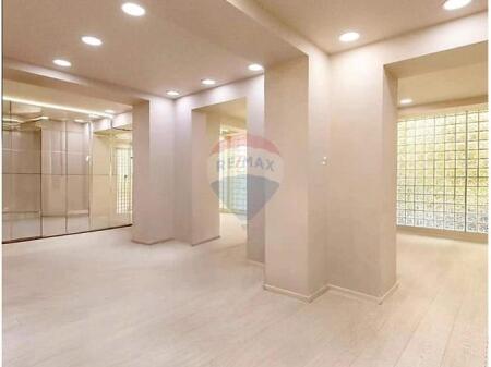 Ufficio in affitto a Myslym Shyr