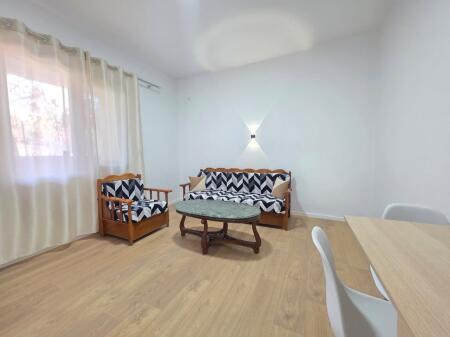 Me Qera: Garsoniere me Kuzhine Vec +1 Post Parkimi ✨️ || Rrethrrotullimi Shkoze📍 (3 min nga rrethi🔥) 300€/muaj