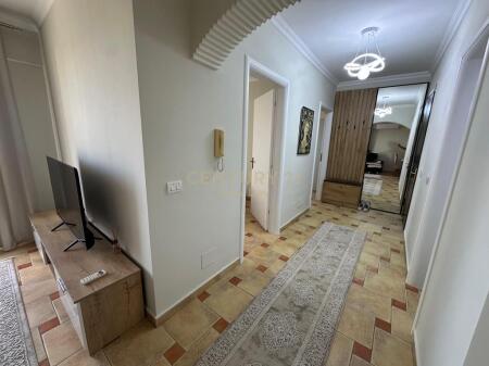 Jepet me Qira Apartament 2+1+2T në Plazh, Durrës - 500€ | 90 m²