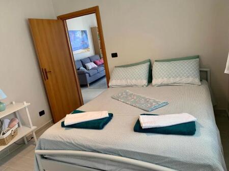 Apartament në vijëtëparë - Shkëmbi i Kavajës