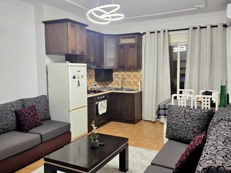 🏢Ne zonen e Freskut,prane Restorant Deliu jepet me qera apartament 2+1+2,i mobiluar. 45,000Leke