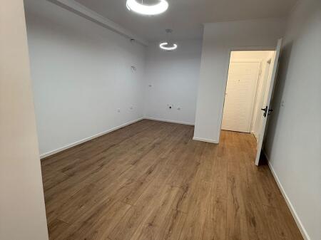 Shitet apartament 1+1 ne Don Bosko Supermaket Viva