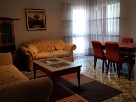 Apartament 2+1 me qera Mine Peza ne Tirane