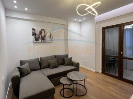 Shitet, Apartament 1+1, Komuna e Parisit, Tirane
