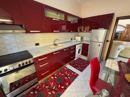 Apartament 2+1 me qira tek rrethrrotullimi i Shkozës