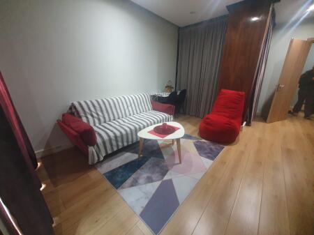 Monolocale, Xhamlliku!