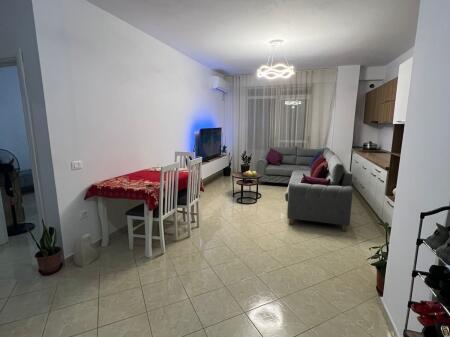 Shitet apartament 2+1+bllk —- 1100€/m2