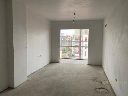 SHITET APARTAMENT 1+1 + VERANDE+PARKING PRANE HIPOTEKES!