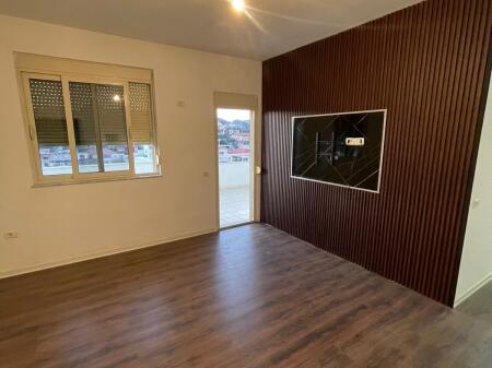 🏡 APARTAMENT ME QERA 2+1 PRAN SPITALIT RAJONAL DURRES