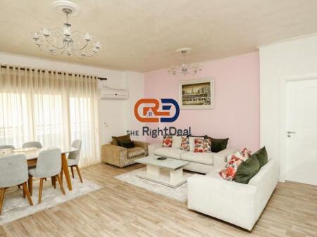 In Centro, Super Appartamento 3+1+2 in Affitto, Con Vista su Piazza Skenderbej !!