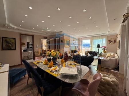 Qera, Apartament 2+1+2, Bllok, Tiranë