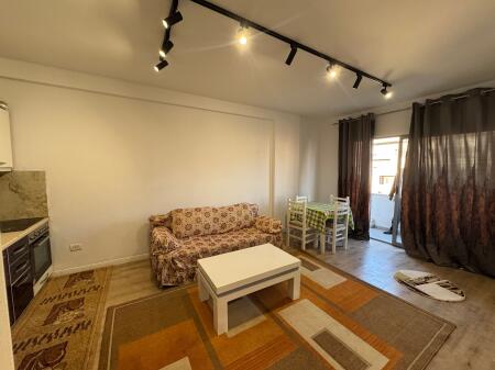 Appartamento 1+1 ad Astir a Nela 5   6° piano palazzo nuovo con ascensore  Arredato  Prezzo 450€