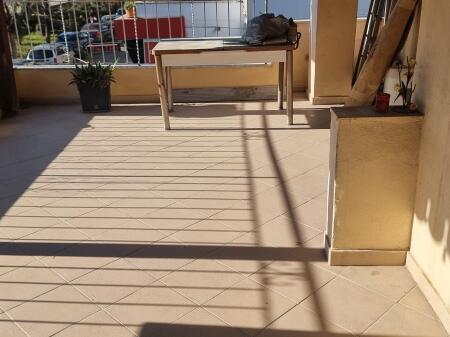 Japim me qira apartament 2 +1 ME VERAND  ne Kombinat prane stacionit te urbanit  