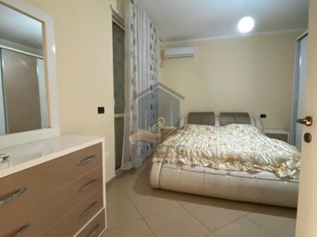 Apartament 1+1 me Qera ne Zonen e Plazhit me Pamje Deti