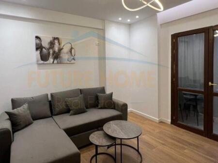 Shitet, Apartament 1+1, Komuna e Parisit, Tirana