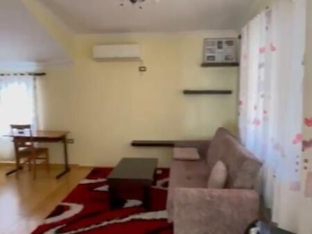 Jepet Shtepi  me qera,    ne Vile 2+1       ID   13933   