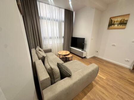 Shitet apartsment 1+1 tek komuna e Parisit