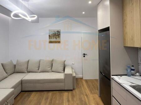 Shitet, Apartament 1+1, Komuna e Parisit, Tirane.