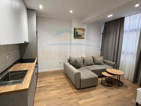 Shitet, Apartament 1+1, Komuna e Parisit, Tirane