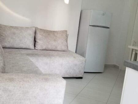 Apartament me qera 1+1