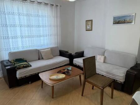 Affittasi Appartamento 2+1 Palazzi Çabej, Misto Mame.