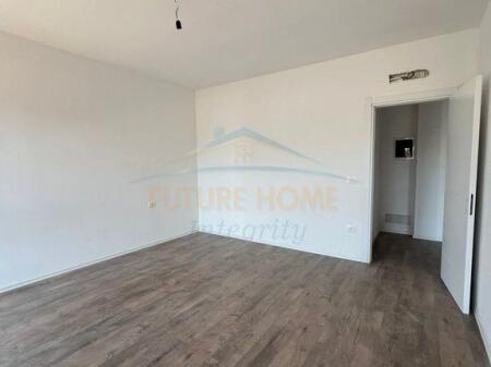 Shitet, Apartament 1+1, Kompleksi Ndregjoni, Tiranë.