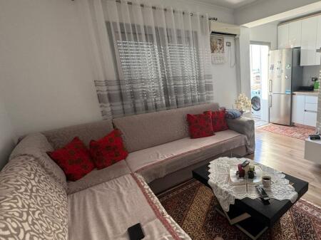 Apartament 2+1 në shitje në Kombinat