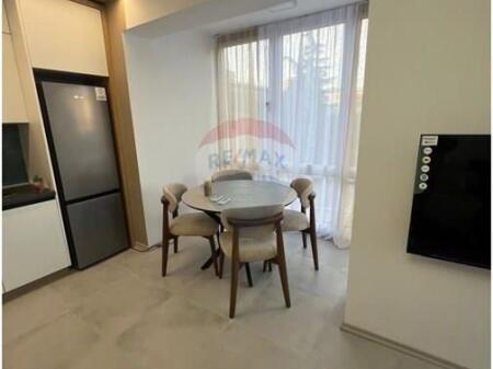 Jepet me qira apartament 2+1, Ura e Tabakëve