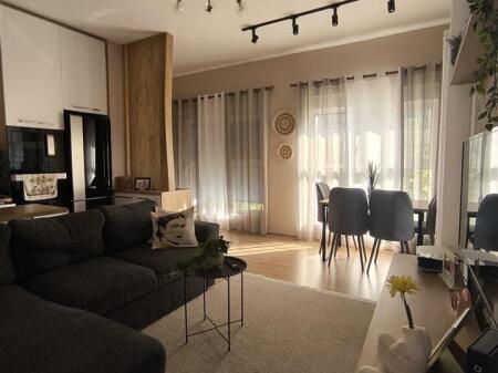 Appartamento in Vendita 2+1+Posto Auto a Ali Demi (ID B120756) Tirana