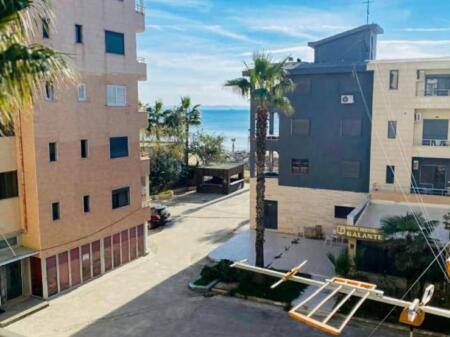 JEPET GARSIONERE ME QERA NE PLAZH