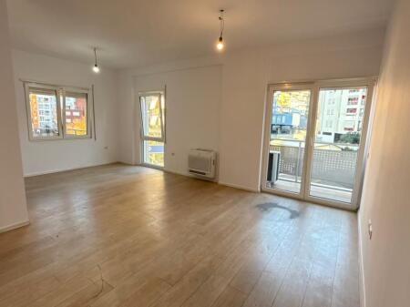 🏢 Jepet me qira apartament 2+1+2 – Rruga e Kosovareve