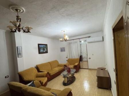 SHTEPI ME QERA - RRUGA RIZA KODHELI, PRANE VENUE CLUB, JEPT ME QERA 2+1, SIP. 125M². * HYRJE TOTALISHT E MOBILUAR. * ME BALLKON. * KATI 2. * ⁠CMIMI: 45.000 leke/muaj