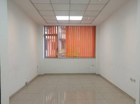 UFFICIO IN AFFITTO 30 M2 VIA DIBRA 30.000 LEKE