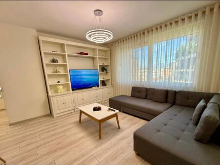 Jepet apartament 2+1 tek rr Kosovareve