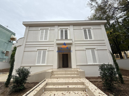 VILLA IN AFFITTO SU DUE PIANI "VICINO ALL'AMBASCIATA AMERICANA" 9.000 EURO