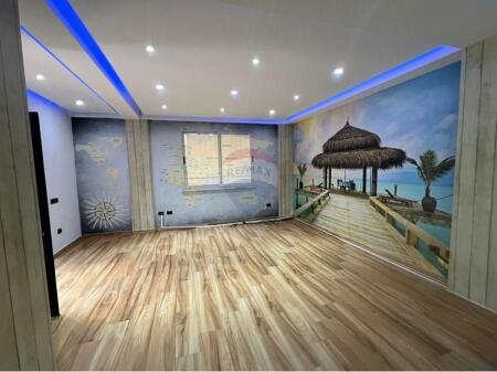 Jepet me qira zyrë 60 m² – Rruga e Durrësit, !