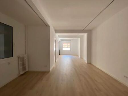 Ufficio in affitto presso Ali Demi (ID BZ2762) Tirana