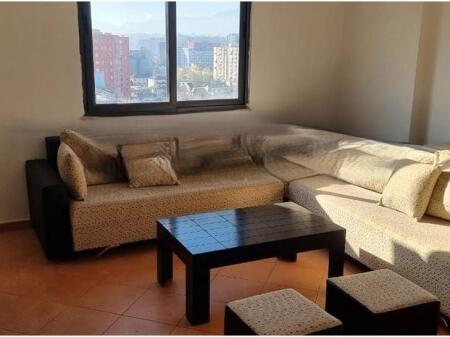 Apartament 1+1 Me Qira në Yzberish, Tiranë – 400€