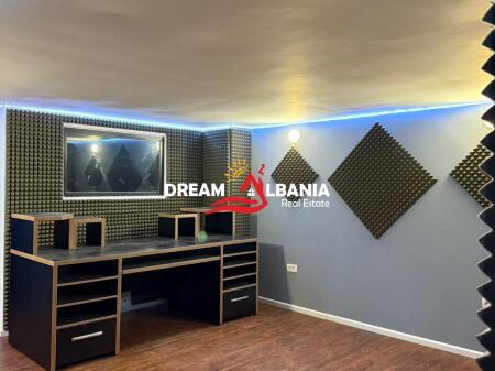 Dyqan Dublex me Qera ne Yzberisht (ID 42711150)