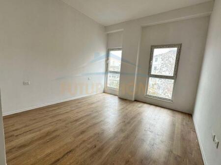 Shitet, Apartament 1+1, Rruga Dritan Hoxha.