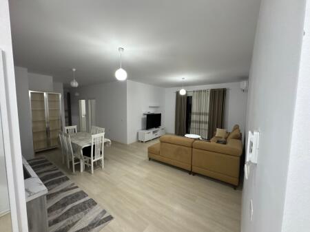 APARTAMENT ME QERA