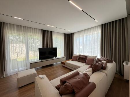 Japim me qira vile te bashkangjitur ne nje nga komplekset me prestigjoze tek Liqeni i Thate, Rezidenca Forest.