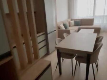 Jepet me qera apartamenti i sapomobiluar 1+1 , Rruga 5 Maj (Pallat i vitit 2025) Cmimi: 500 mije leke