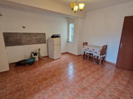 🏡 Appartamento 1+1 in Affitto – Via Kavajës