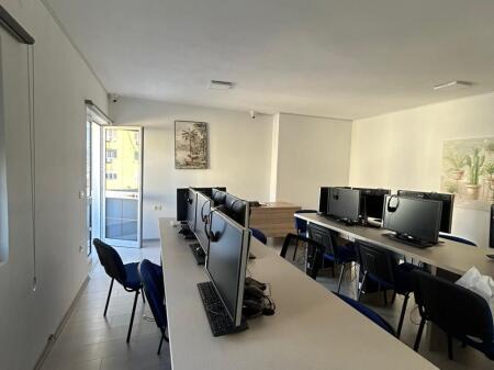 Appartamento 2+1+2 in affitto – Piazza Willson, vicino alla Posta 8