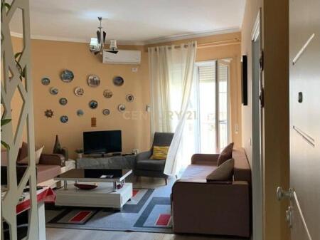 SHESIM APARTAMENT 1+1 NE TEK VALUTA, DURRES QENDER LULISHTJA 1 MAJI!
