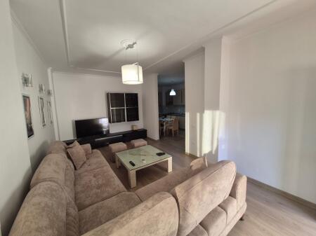 1+1 spazioso, spazioso, viale Zogu primo, 650 euro